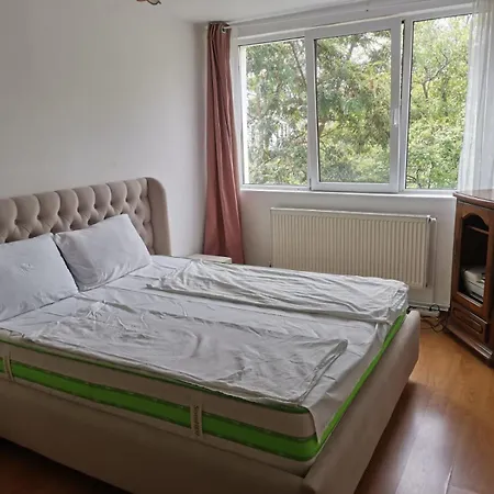 Apartmán With Terrace And Parking *