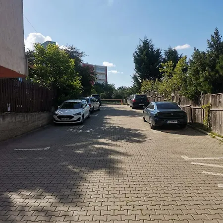 With Terrace And Parking Apartman Kolozsvár